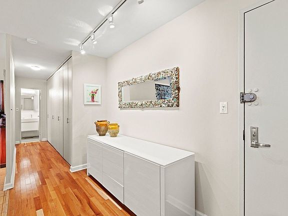 4th image of 315 W 70th St APT 7L