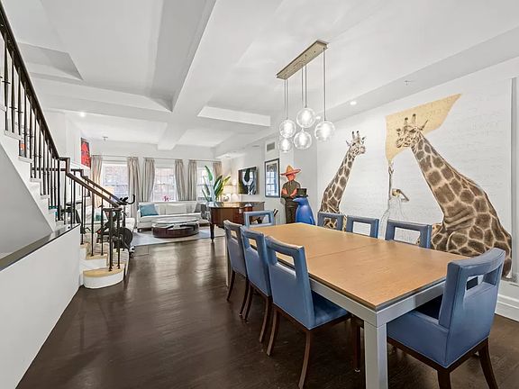 3rd image of 209 E 31st St #1