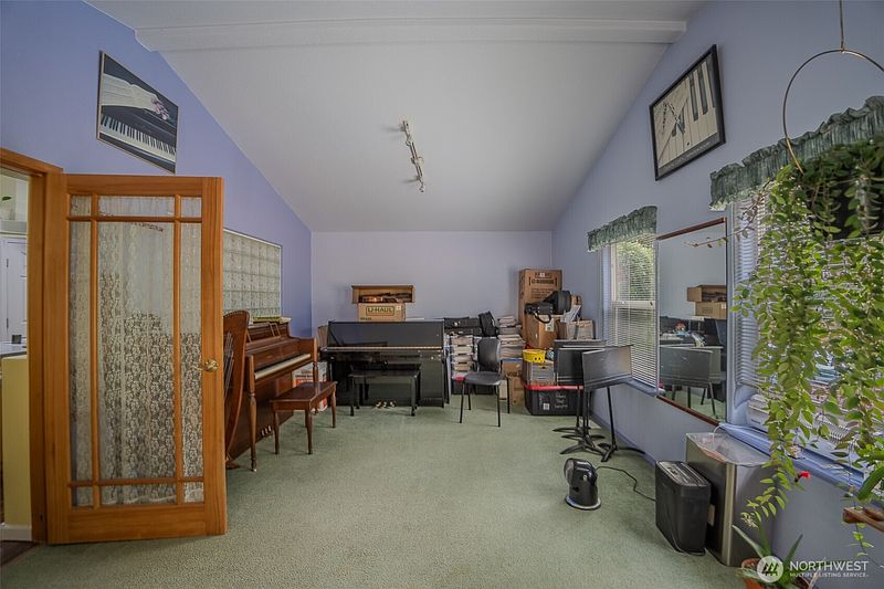 4th image of 561 Cedar Hill Road
