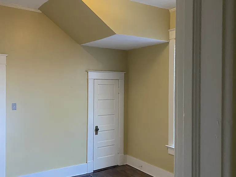 142 N Tucker St — Photo 8