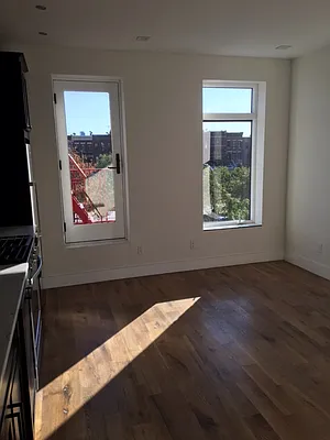 Rented by Bloom Real Estate Group | media 4