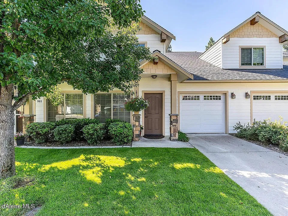893 W Willow Lake Loop