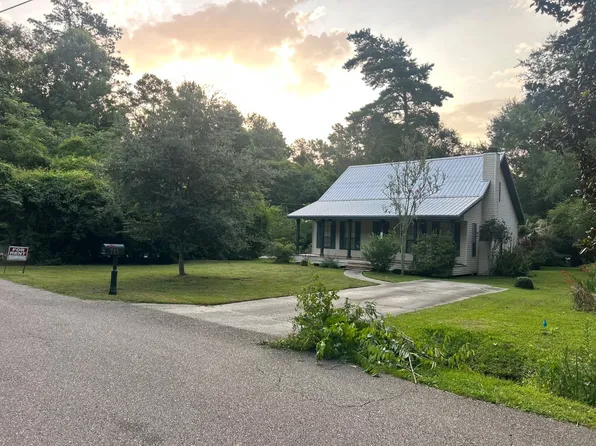 715 Colbert St, Mandeville, LA 70448