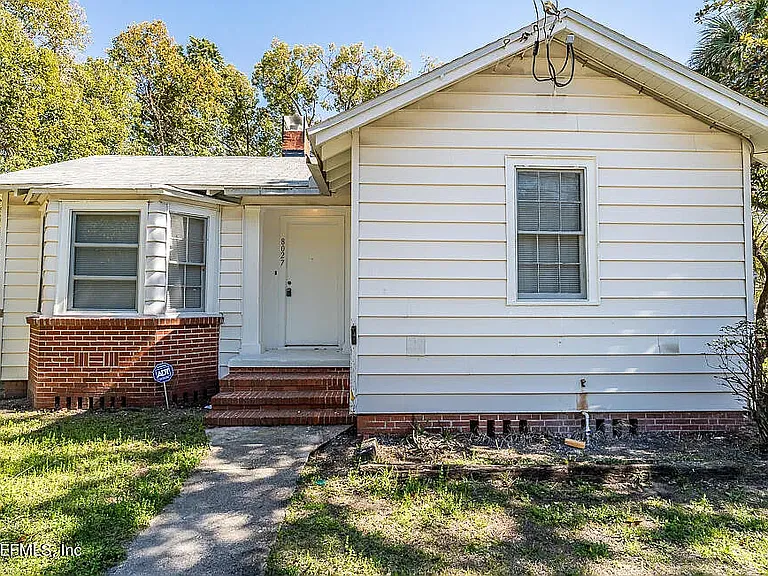 8027 Floyd St — Photo 1