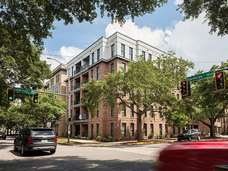 Capital Collective Luxury Apartments — Photo 41