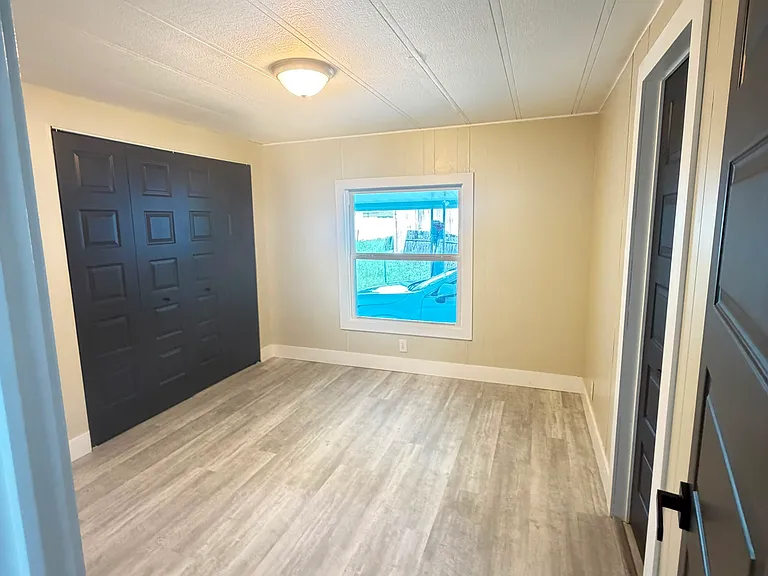 6530 Sutherland Ave — Photo 28