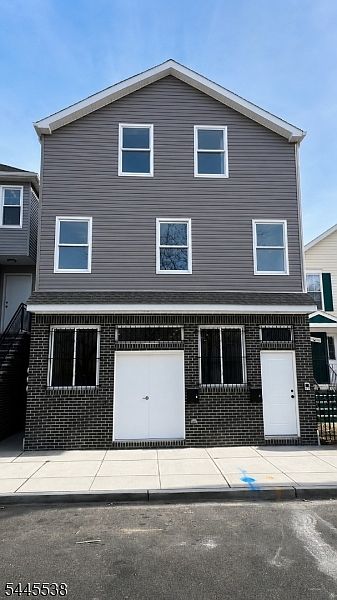 1st image of 52 Holland St