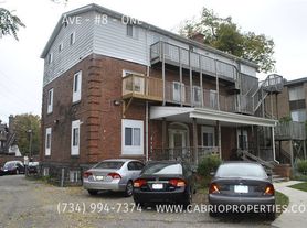 825 Tappan Ave