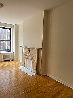 1st image of 13 E 7th St #50