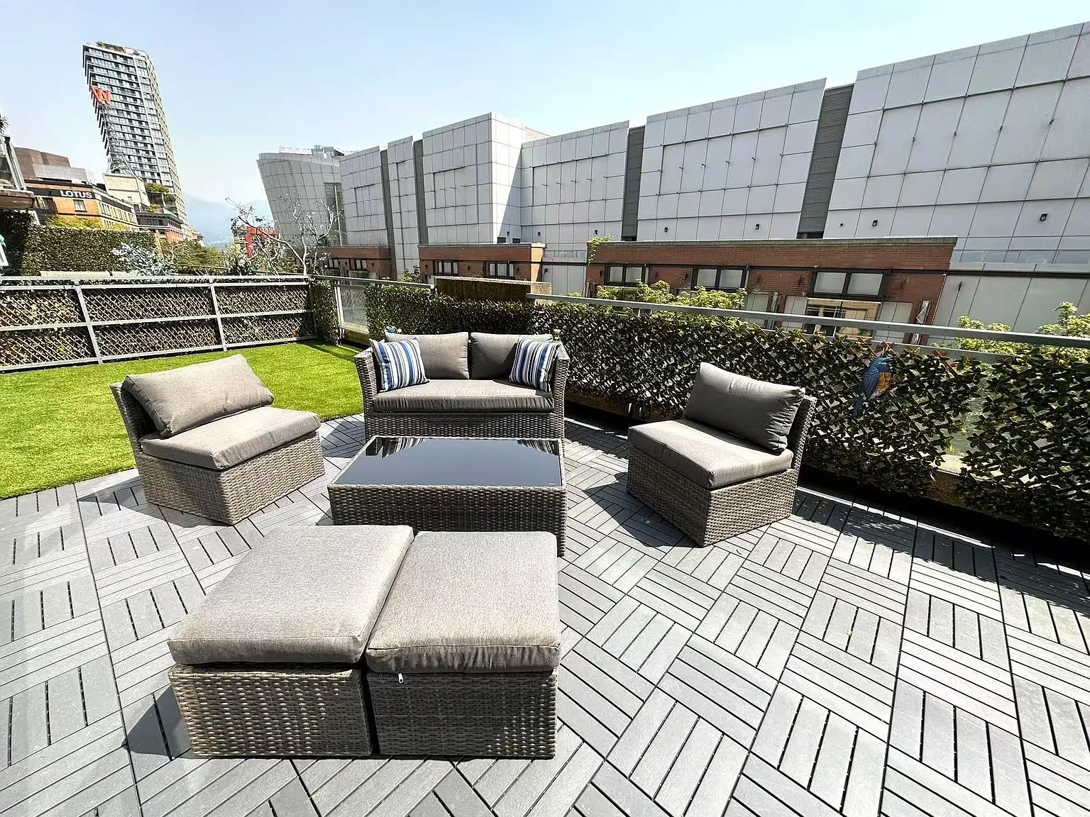 555 Abbott St #311 photo 1