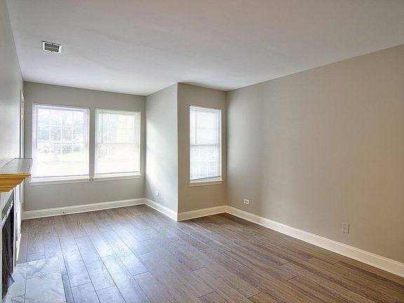 3rd image of 1329 E Wyndham Cir APT 105