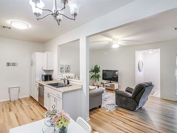 4th image of 5318 W 7th Ave