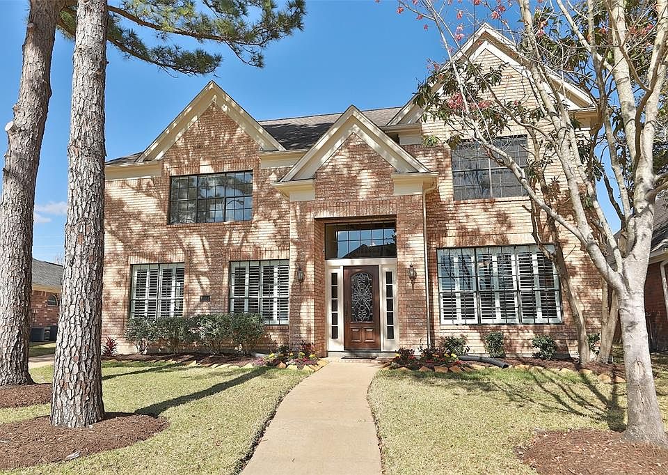 Welcome to 11334 Harvest Dale Avenue in beautiful Wortham Park