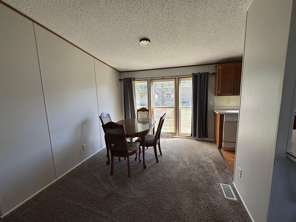 4th image of 3900 Irvine Ave #722