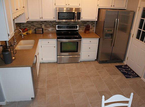 4th image of 89 Sunrise Dr