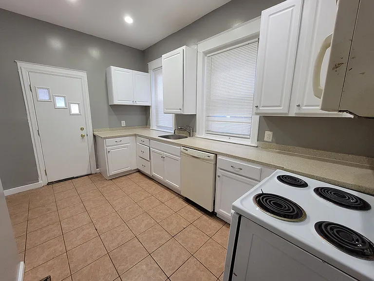 4554 N Smedley St — Photo 18