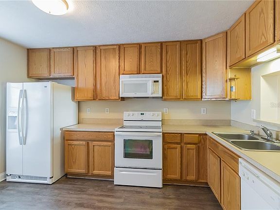 5th image of 3125 Herbert Ln