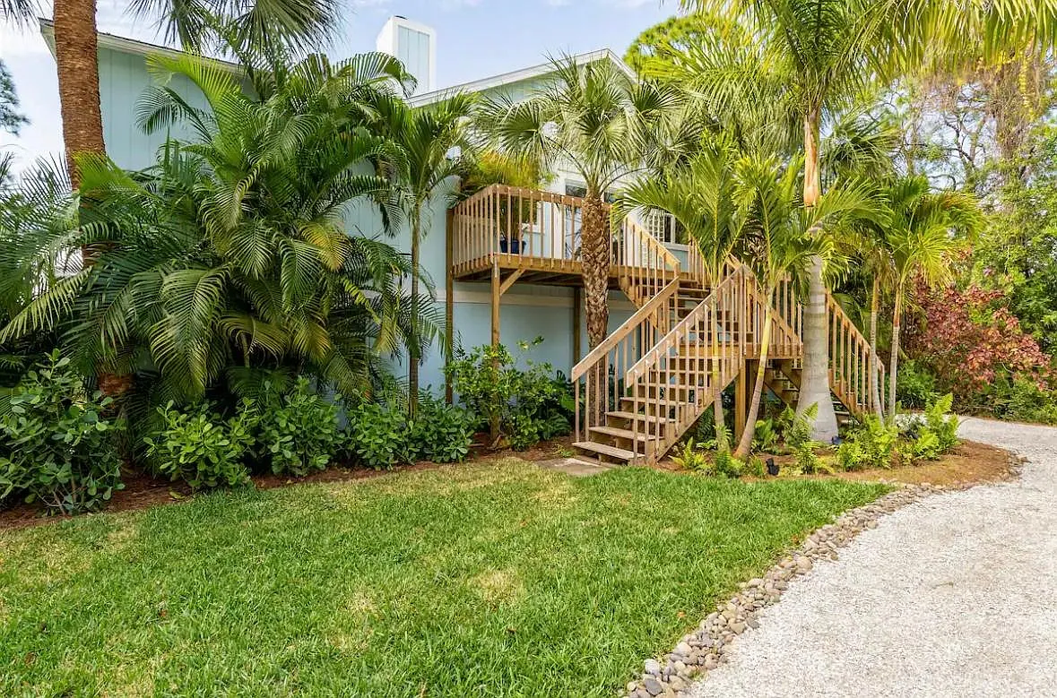 3 bed, 1300 sqft, $3,000 — Photo 2