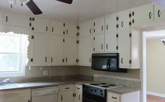 Kitchen with lots of cabinets
