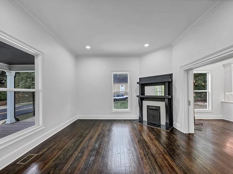 212 S Broad St SW — Photo 52