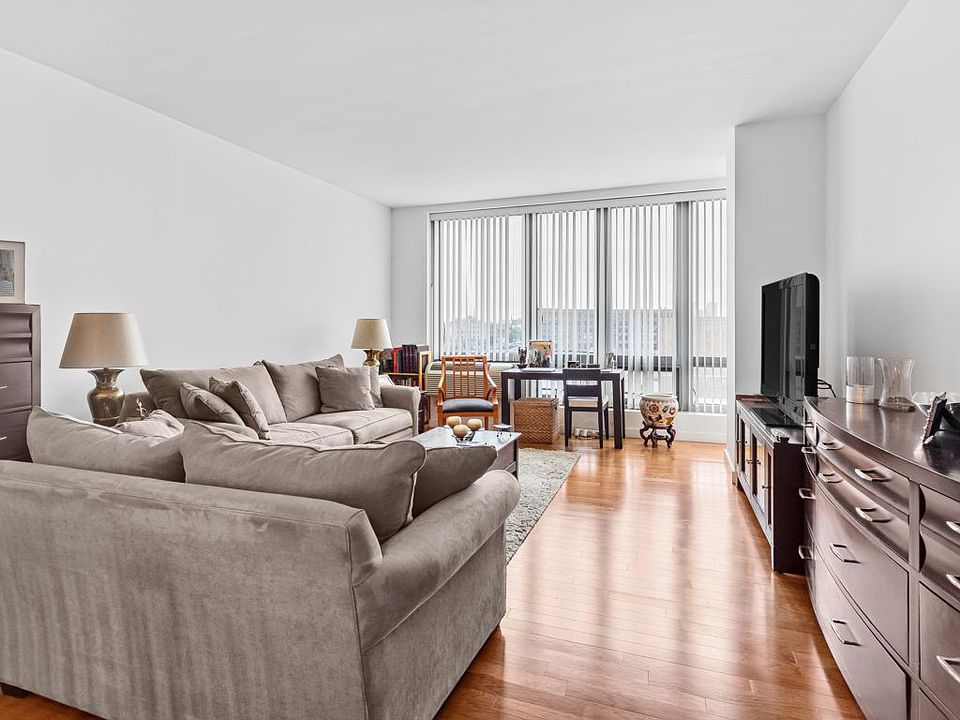 1st image of 5-49 Borden Ave #J5
