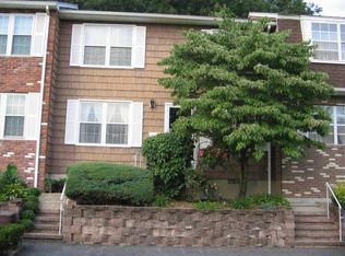 25 Sandra Ln, Bloomingdale, NJ 07403