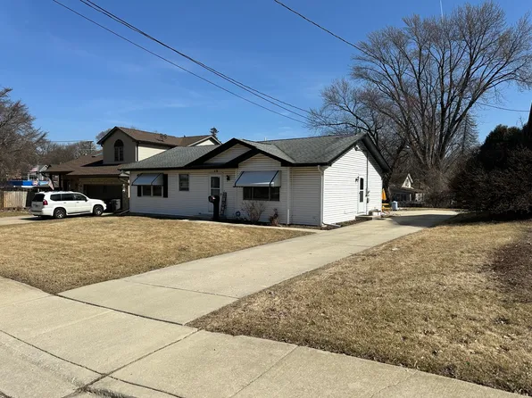 19 Sheridan St, Elgin, IL 60123