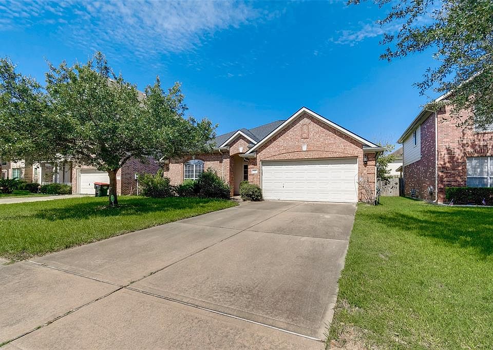 1st image of 16614 New Market Ln