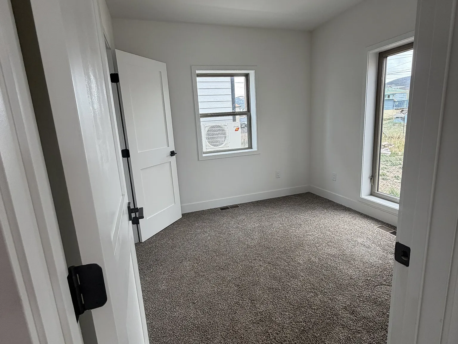 2 bed, 1.5 bath, $1,977 — Photo 4