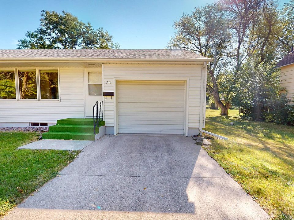 211 S 13th St, Sac City, IA 50583 Zillow