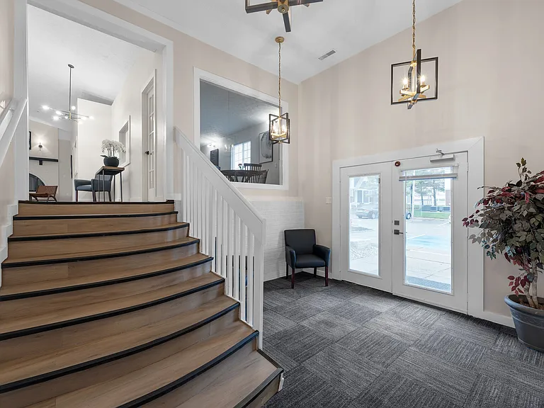 Hyde Park Townhomes — Photo 14