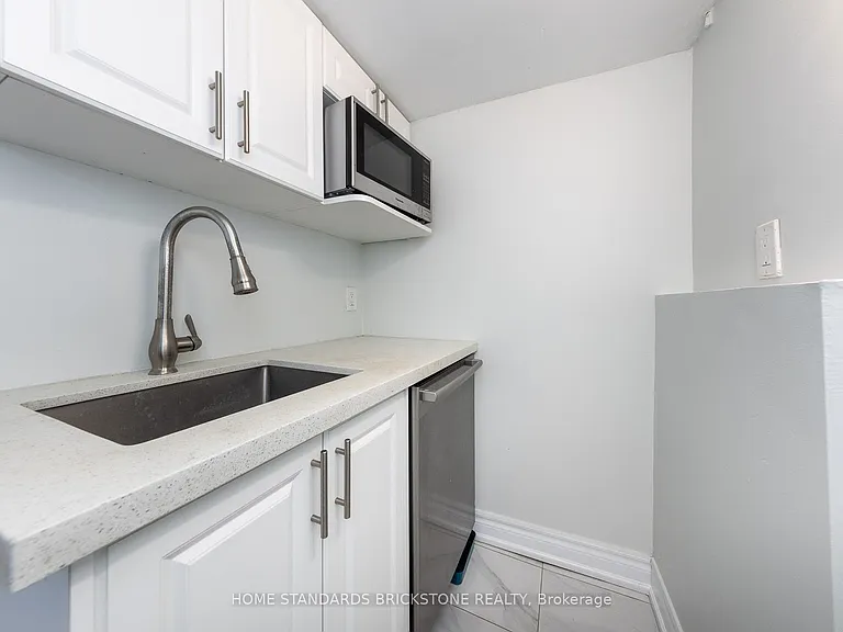 792 Pape Ave #LOWER — Photo 5