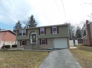10 Earl St, Hanover, PA 17331