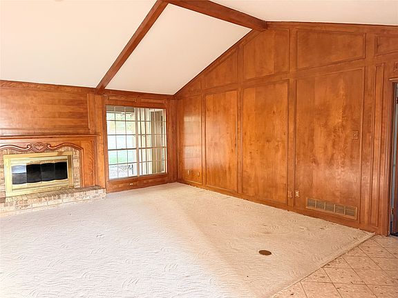 5th image of 2901 Montecito Dr