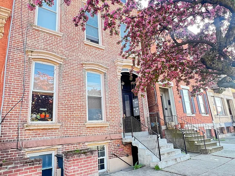 294 Washington Ave #2 — Photo 2