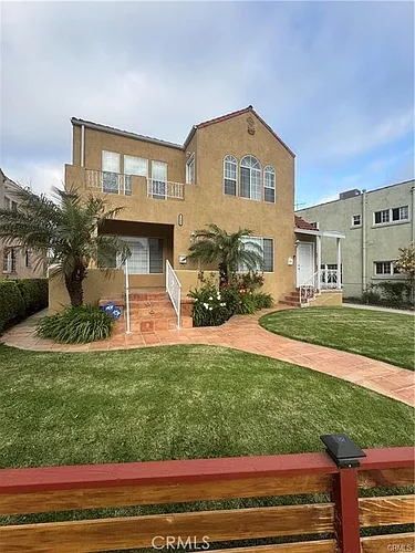 1046 S Citrus Ave Photo 1