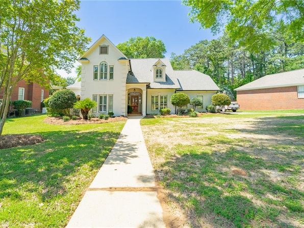 1262 Savannah Dr, Mobile, AL 36609