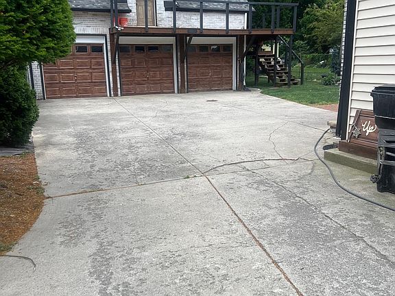 3rd image of 3839 W 162nd St