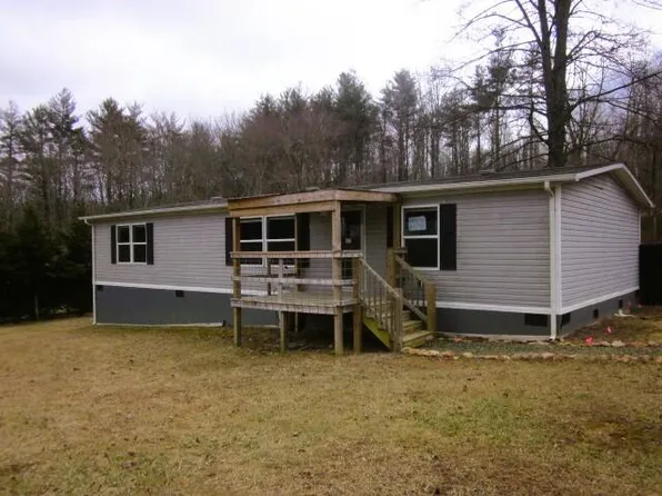 428 Agnes Ln NW, Willis, VA 24380