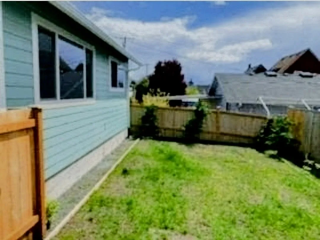 5407 S Pine St — Photo 2
