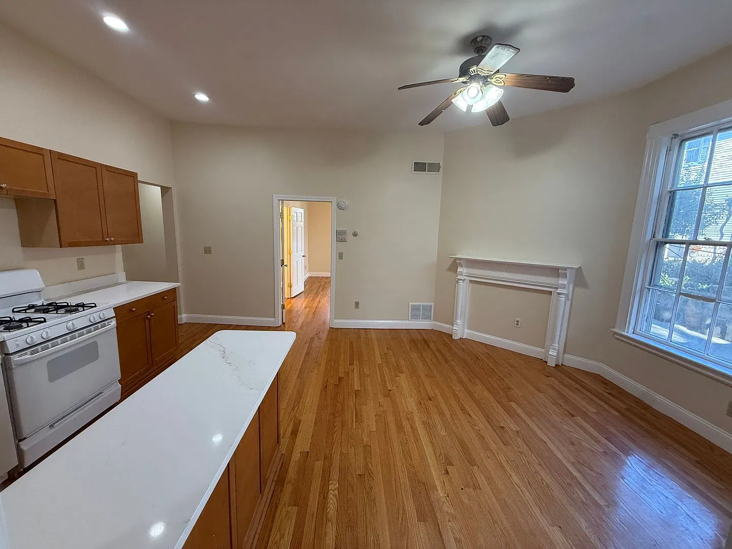 45 Laurel Street — Photo 4