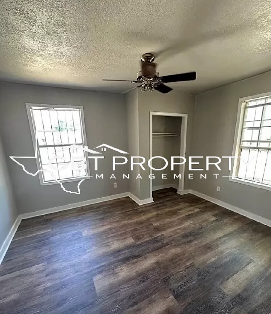 3 Bedroom 2 Bath — Photo 3