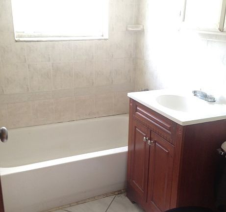 3rd image of 1333 NW 6th Ave