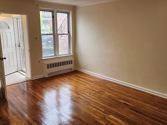2nd image of 1611 E 94th St Floor 1