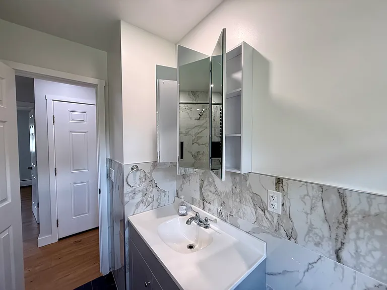 38 Cottage Pl #2 — Photo 17