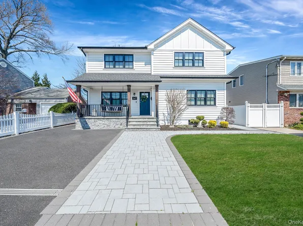 347 Broadway, Carle Place, NY 11514