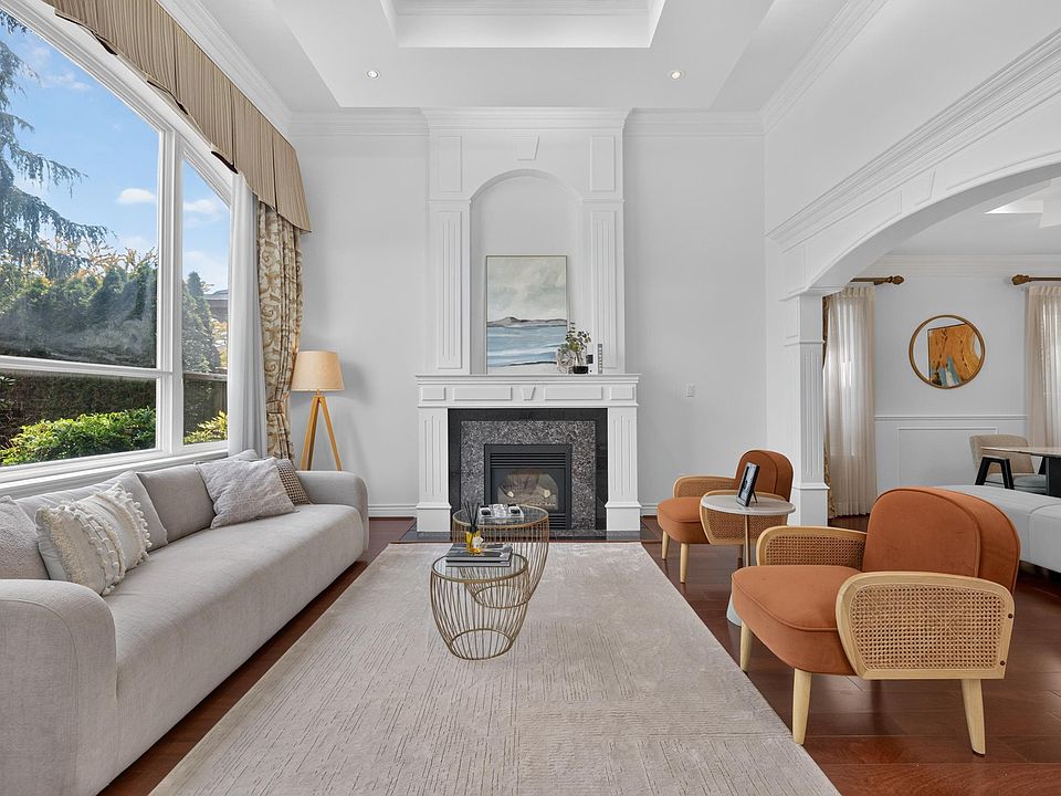 1st image of 6286 Dunsmuir Cres