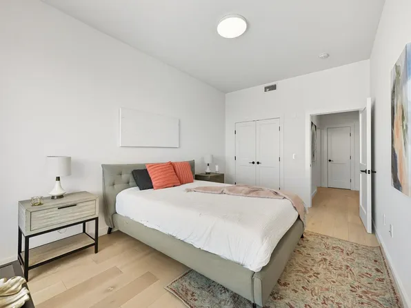 425 3rd Street image 17 of 41