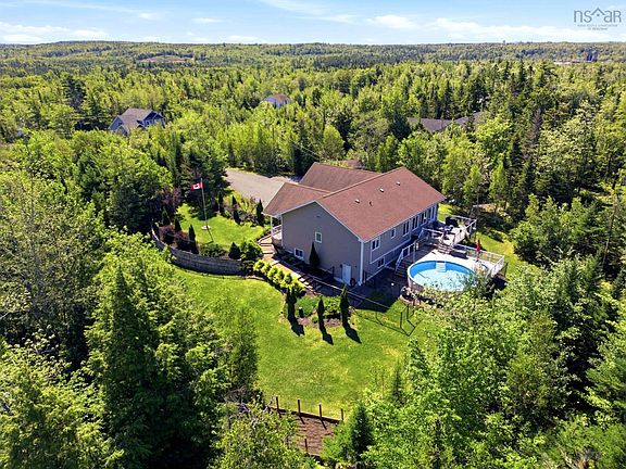 4th image of 40 Keigan Dr