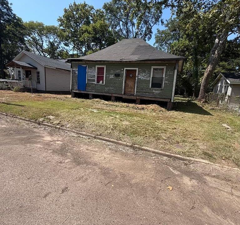 1st image of 2720 22nd Ave N